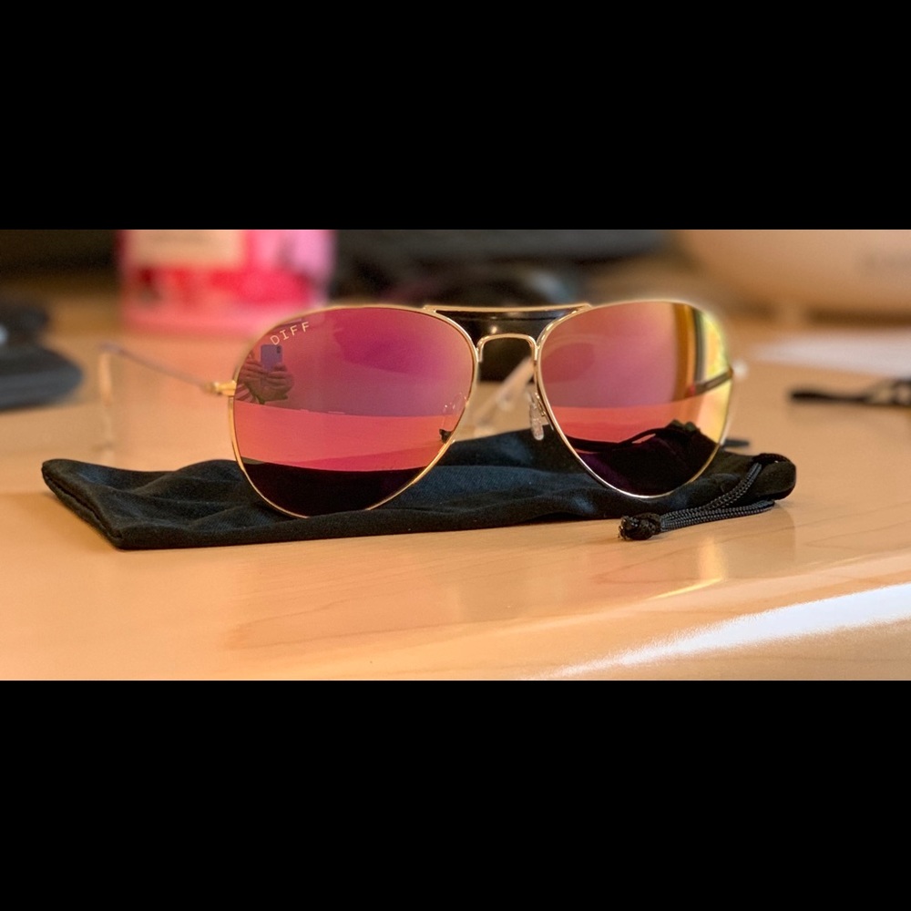 Diff Eyewear Cruz Pink Aviators